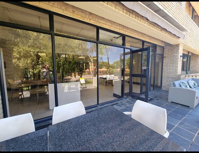 1,832M² OFFICE FOR SALE IN WOODMEAD